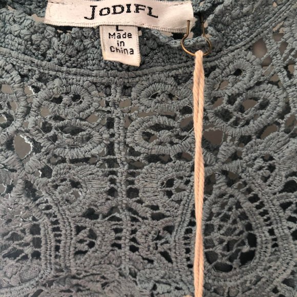 Dusty blue lace collar tank - Picture 2 of 3